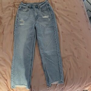 American Eagle Highest Rise Boyfriend Distressed Light Wash Jeans - Size 6